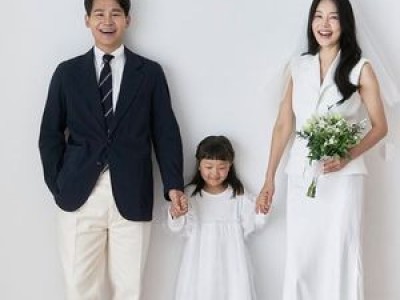 한지혜 리마인드 웨딩 화보에 딸까지 등장해 눈길