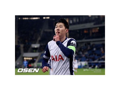 손흥민 주전 자리를 잃고 벤치에서 후배들 지지하는 모습 보여