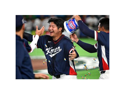 LG KT와 시범경기 치르는데 WBC 선수들 귀국
