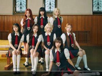 유니스 스위시로 하이틴 감성 뽐내며 새 변신
