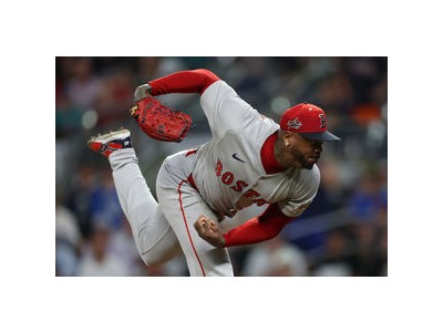 채프먼 일본행 관심에 MLB 팬들 놀라움