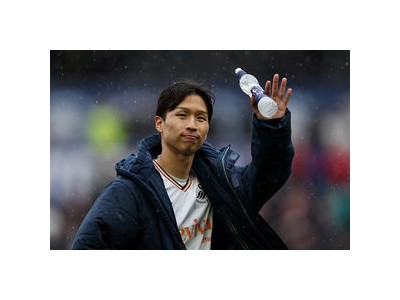 엄지성 유럽 데뷔전 선제골로 기대감 높여