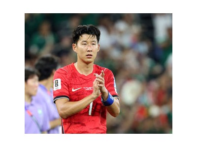 손흥민 월드컵 조별리그 탈락에 고개 숙여 팬들 실망