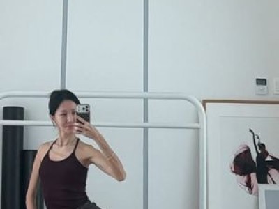 윤혜진 운동복 입고 거울 셀카로 건강한 모습 뽐내