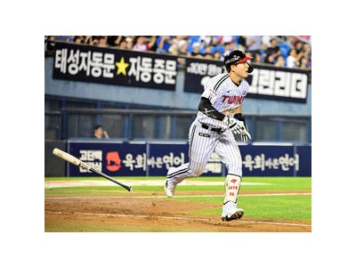 문정빈 데뷔 첫 그랜드 슬램 터뜨리며 기록 세움